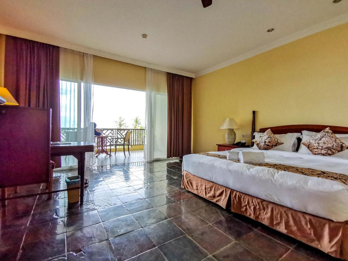 Sea View King Bed