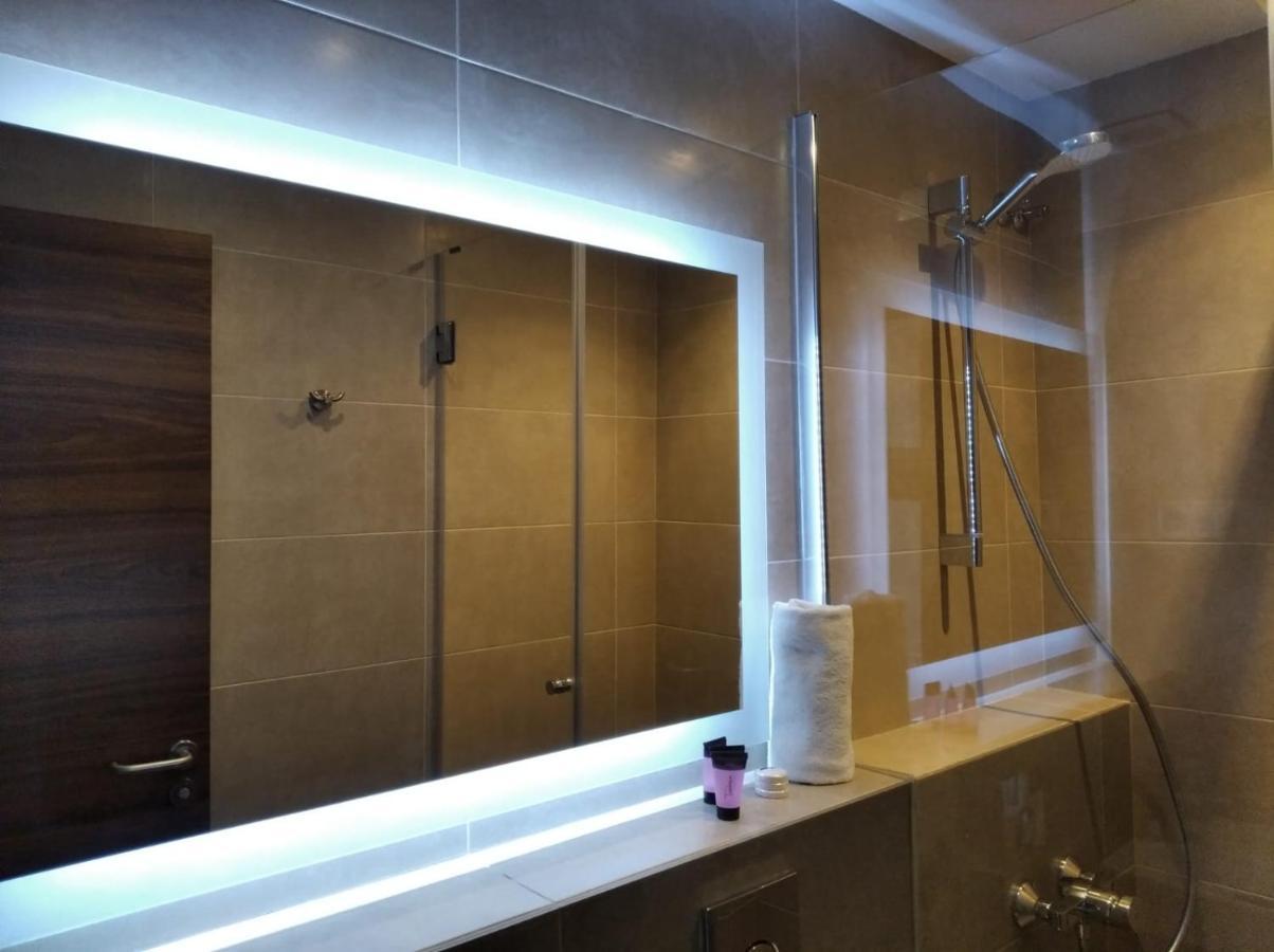 Double Room Private Bathroom,999347481:JPEG