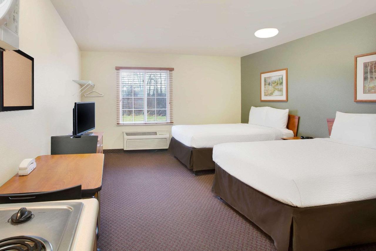 Queen Suite with Two Queen Beds - Non-Smoking