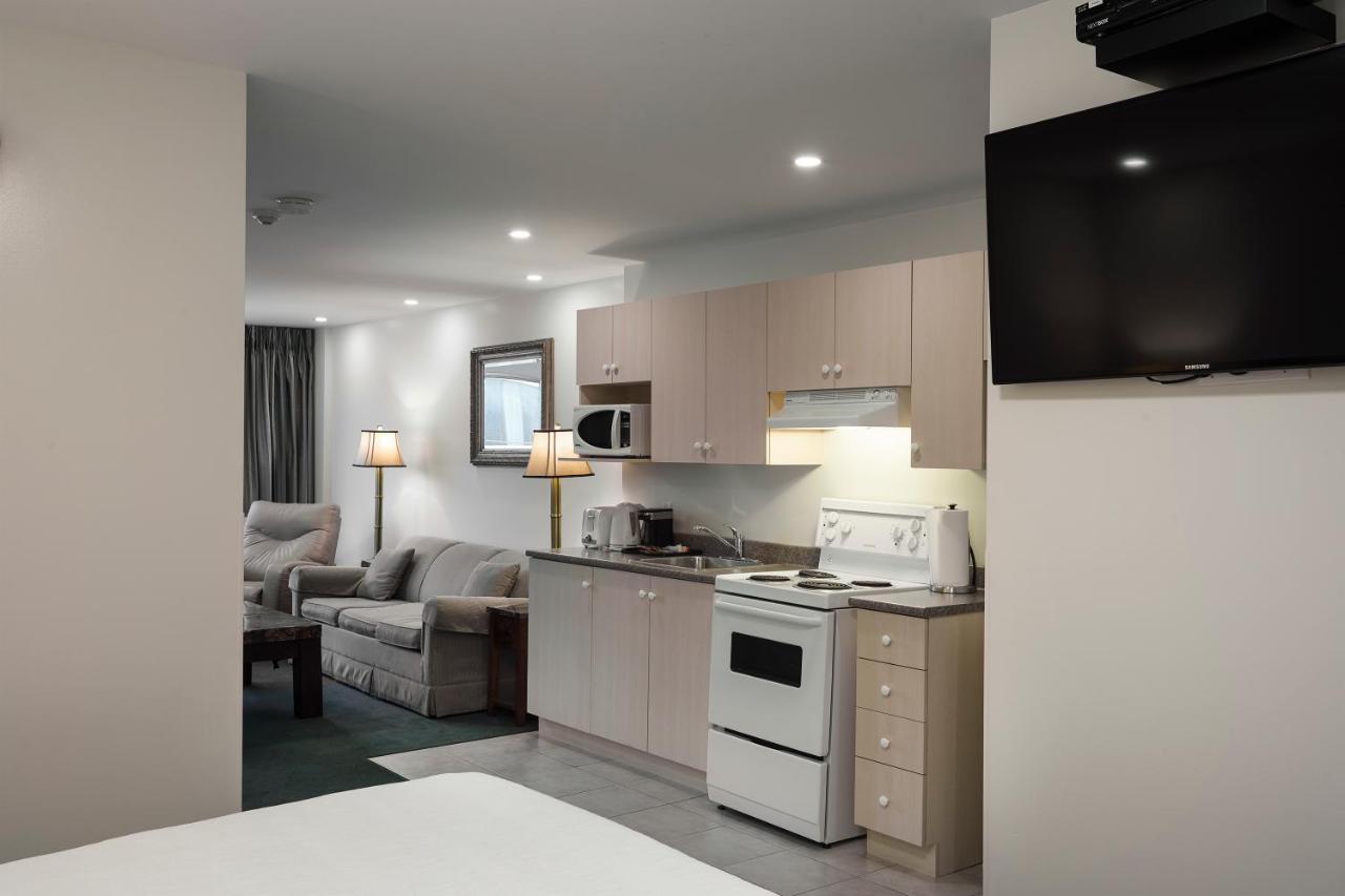 Executive Suite, 1 King Bed, 1 Queen Sofa Bed,1022758483:JPEG
