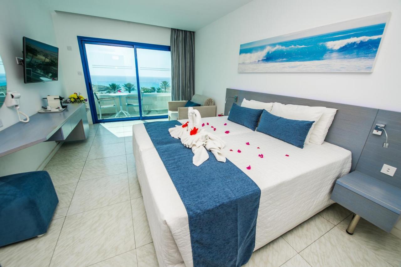 Deluxe Double or Twin Room Sea View
