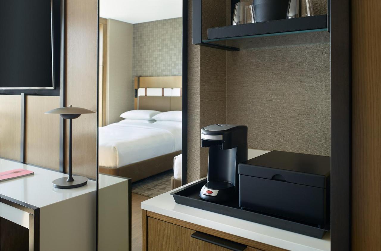 Queen Room with Two Queen Beds - Hearing Accessible