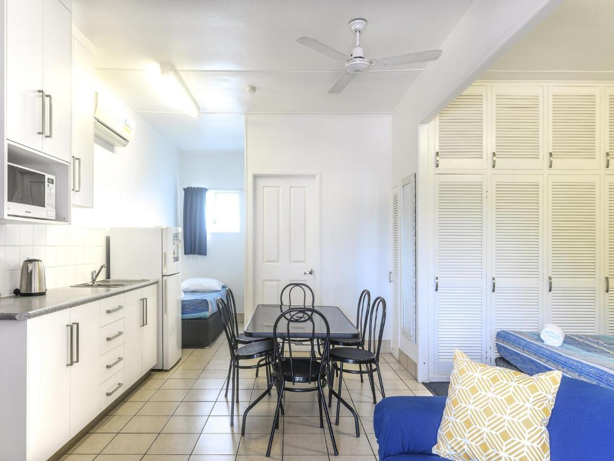 Large Family Room,1026020872:JPEG
