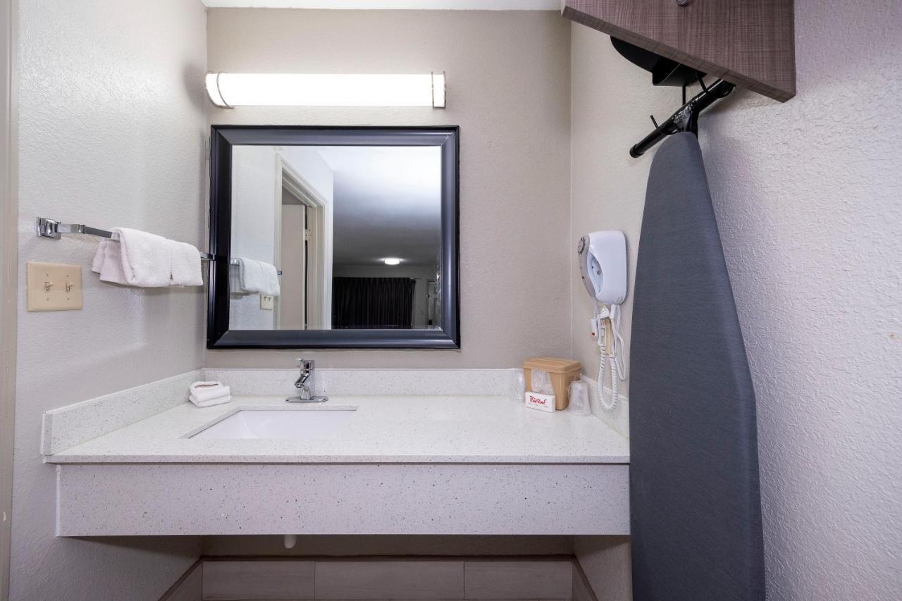 Deluxe King Room Smoke Free