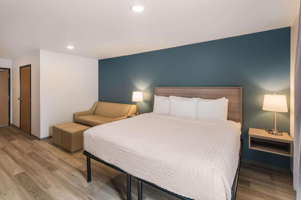 King Room with Tub - Disability Access/Non-Smoking