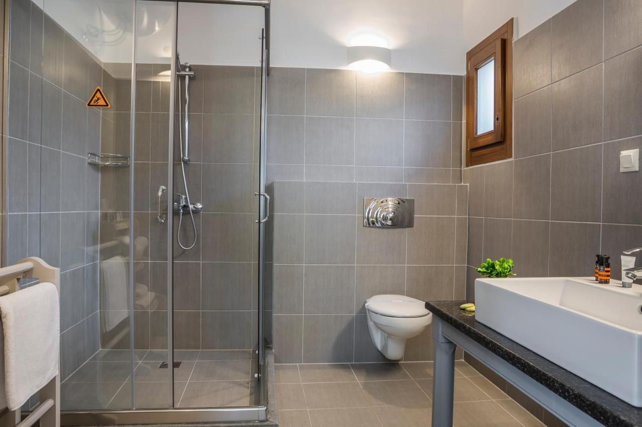 Superior Suite with Courtyard View - 112