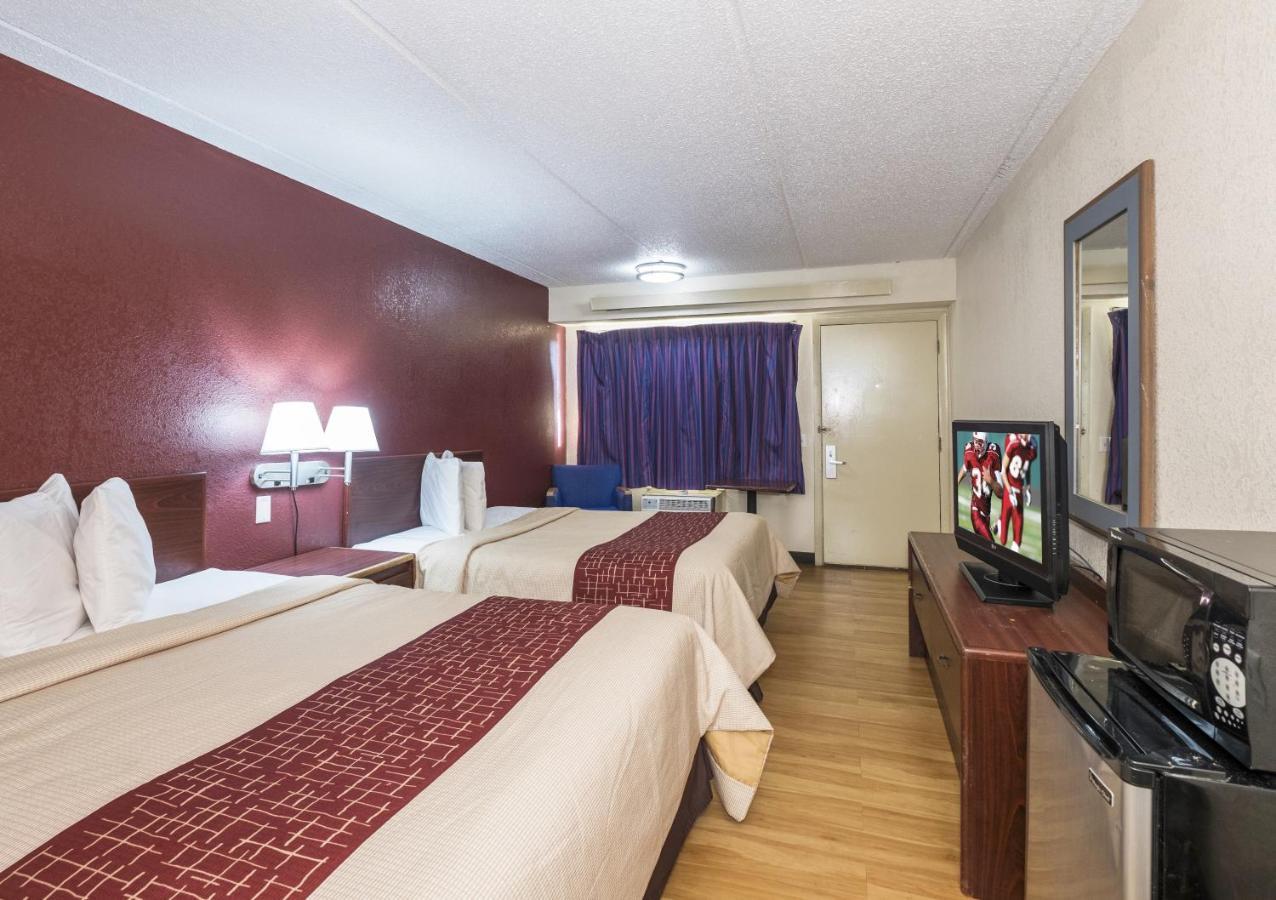 Deluxe Room with Two Queen Beds Smoking
