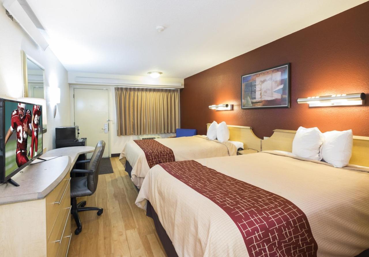 Deluxe Room with Two Double Beds Non-Smoking