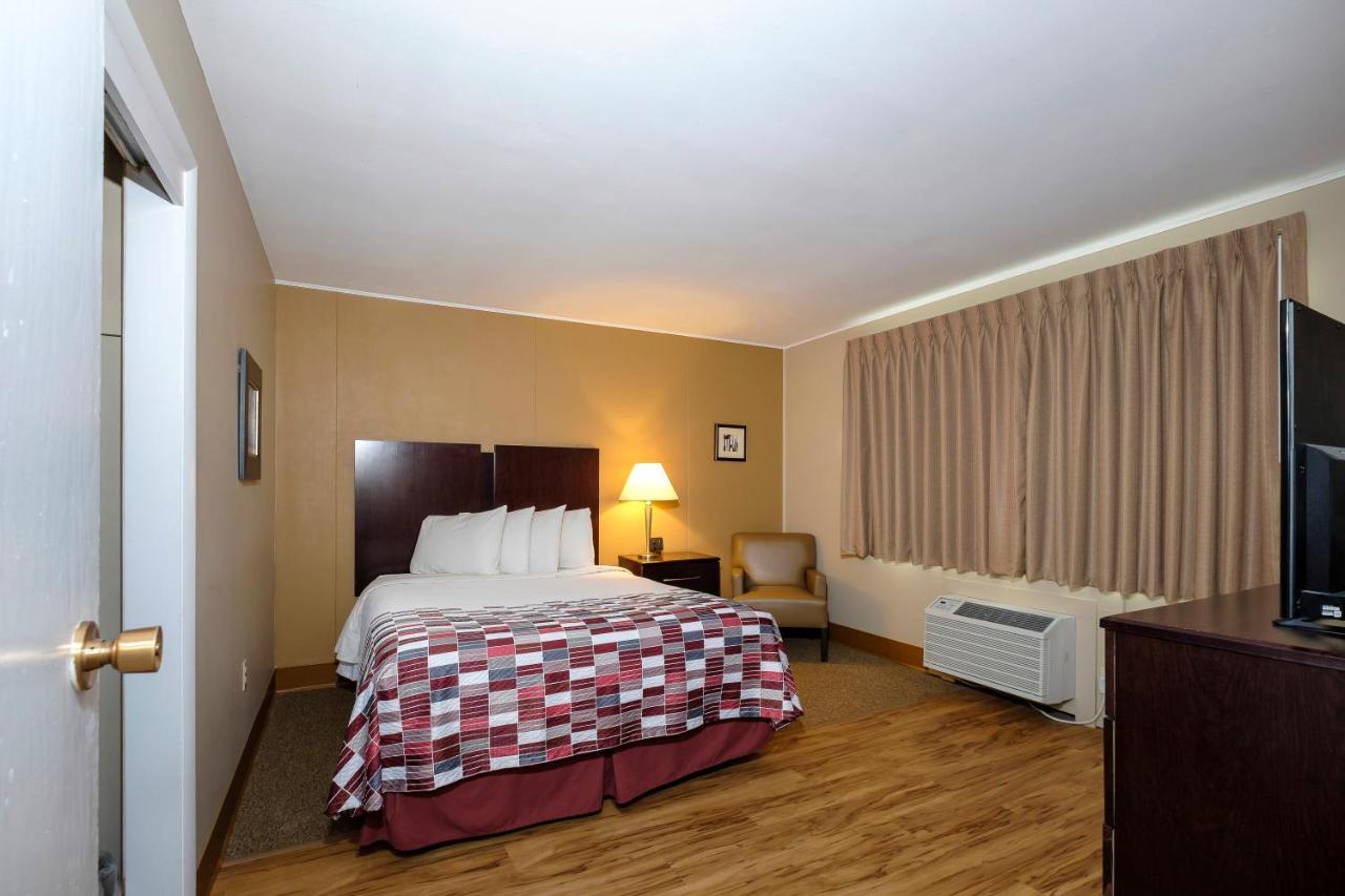 Suite Queen Disability Access Roll-In Shower Smoke Free
