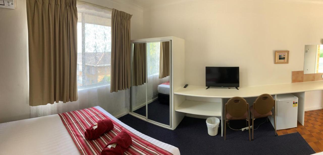Standard Queen Room