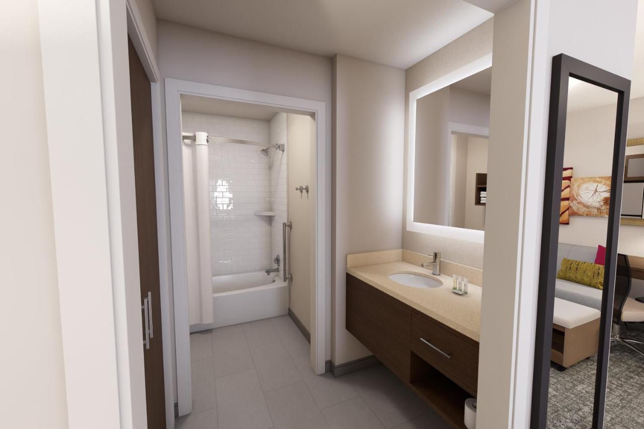 One-Bedroom Queen Suite - Hearing Accessible - Non-Smoking
