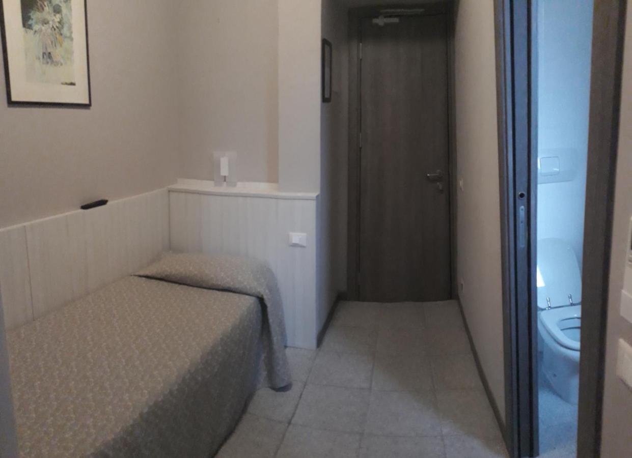 Budget Single Room,1381805066:JPEG