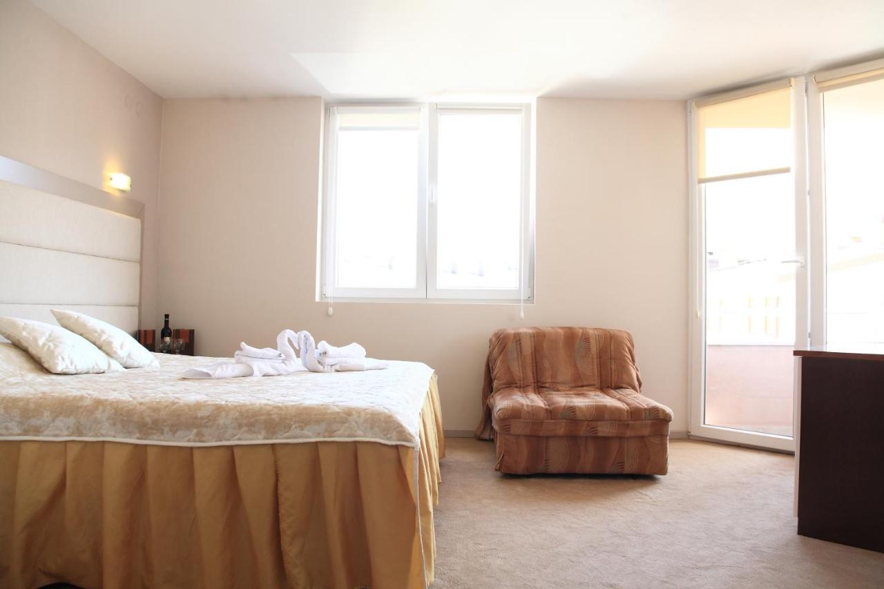 Double Room with Lake View,1056706417:JPEG