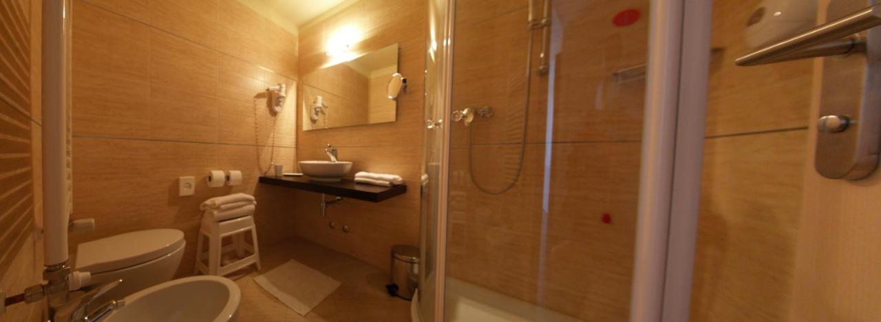 Chambre Double avec Balcon – Vue sur Lac