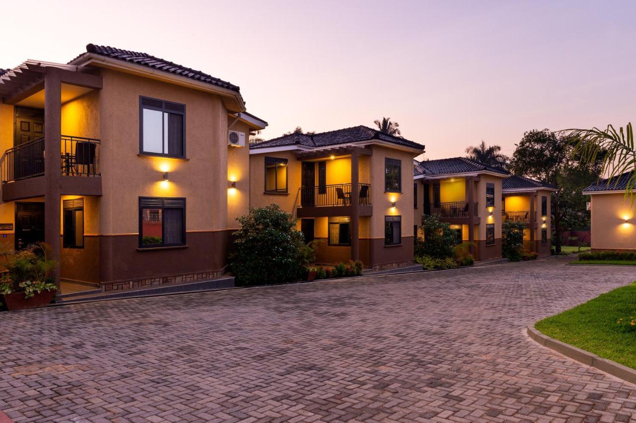Villa with Garden View