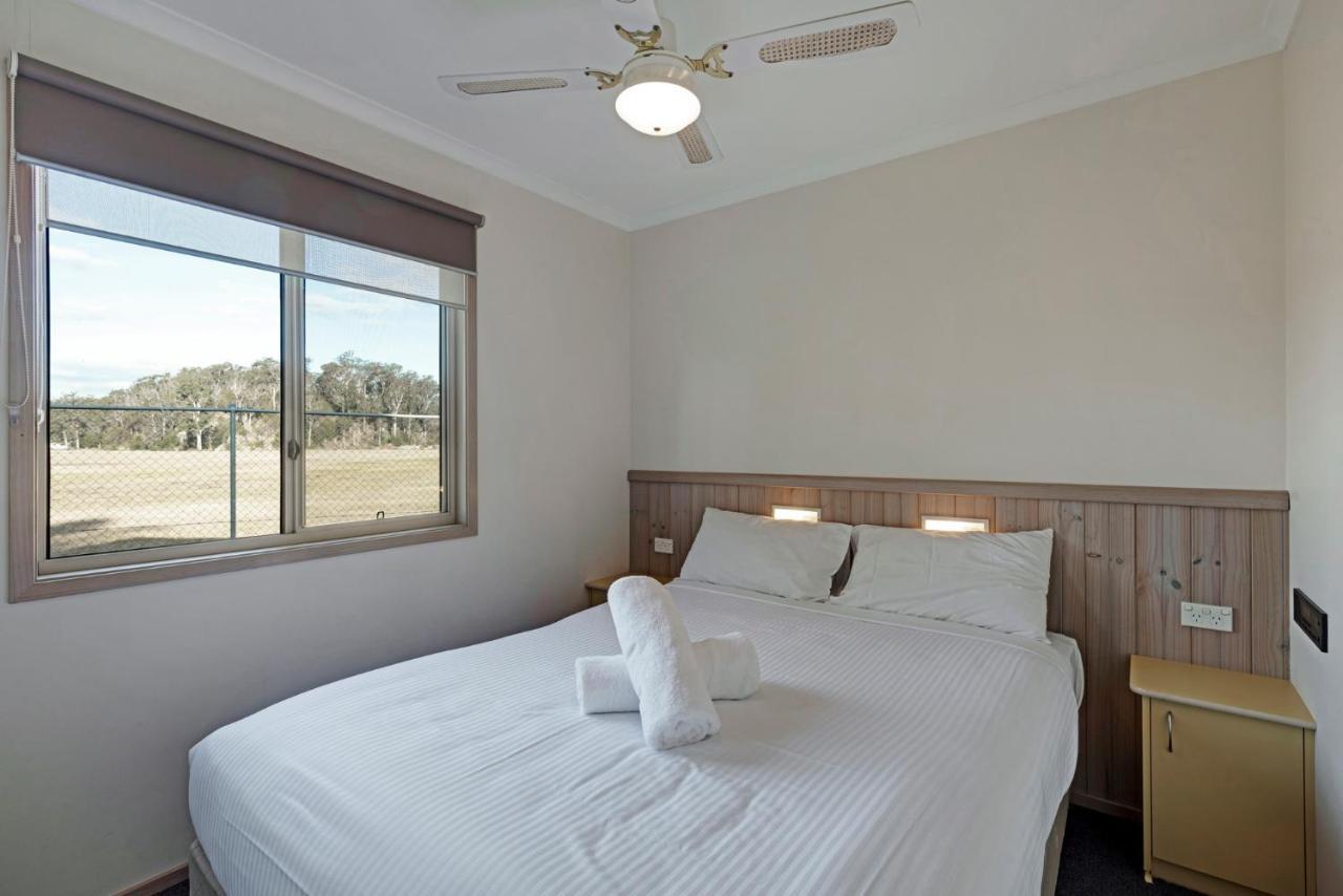 Superior 2 Bedroom Cabin Sleeps 6