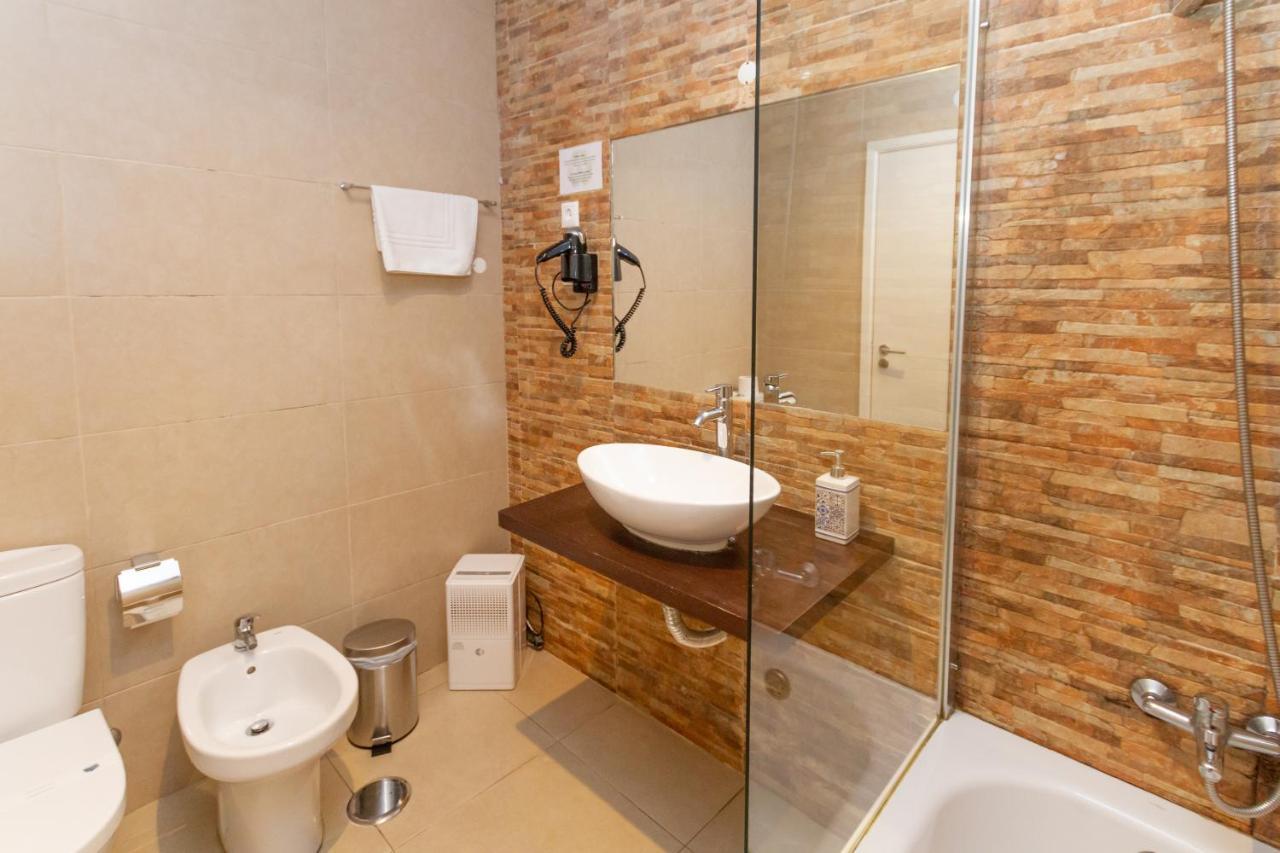 One-Bedroom Apartment,1102886595:JPEG