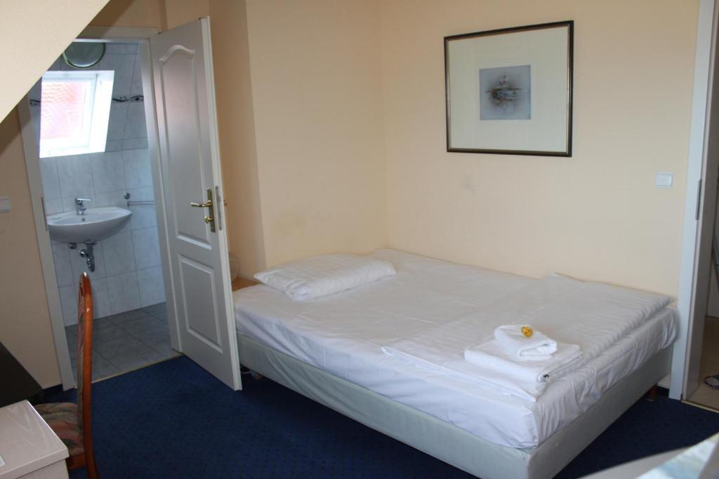 Triple Room Souterrain