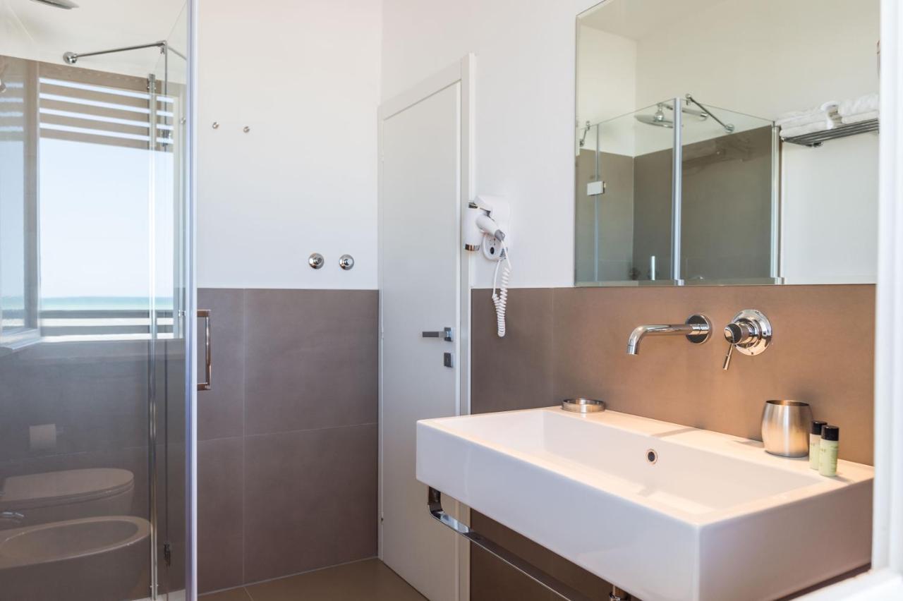 Deluxe Triple Room with Sea View