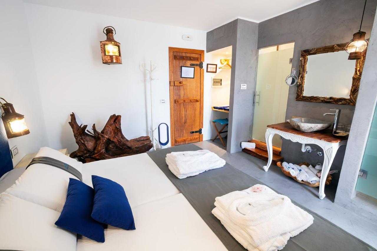Double Room with Balcony and Sea View
