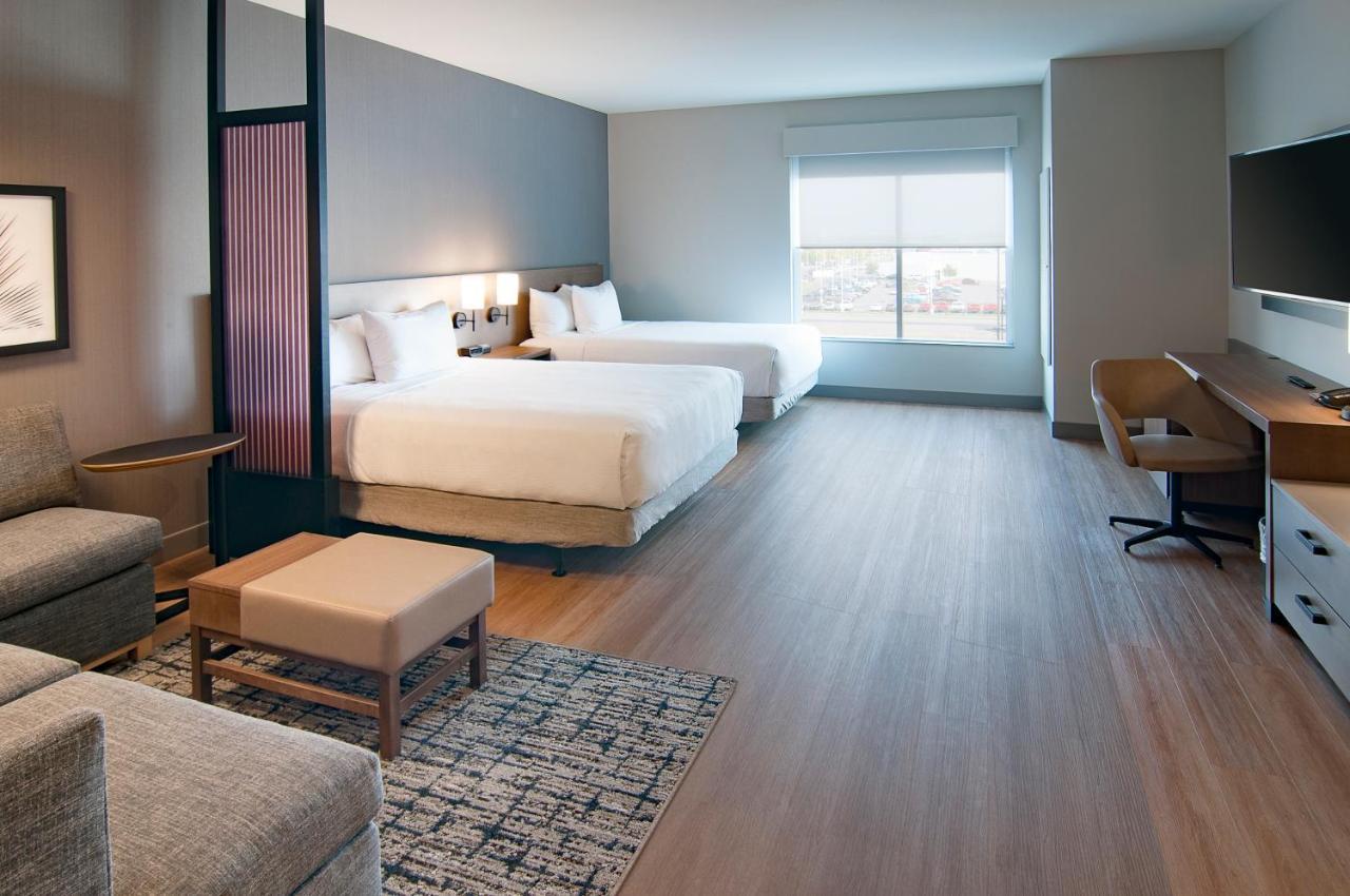 Queen Room with Two Queen Beds and Sofa Bed