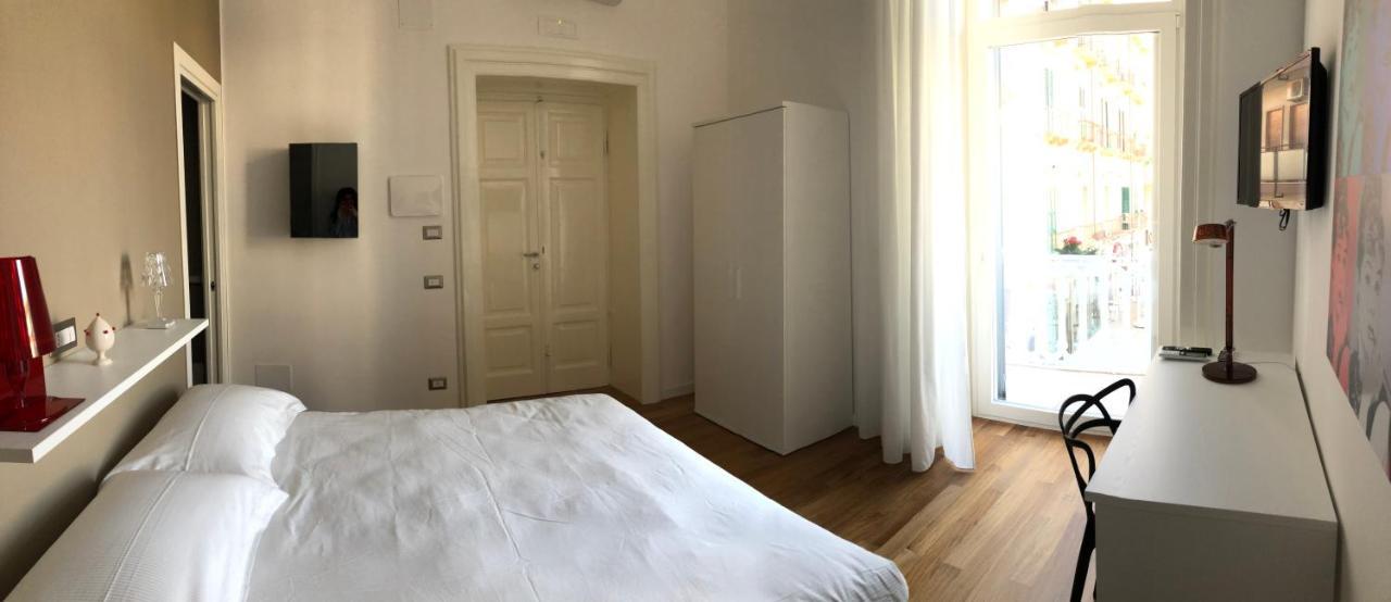 Chambre Lit King-Size avec Balcon
