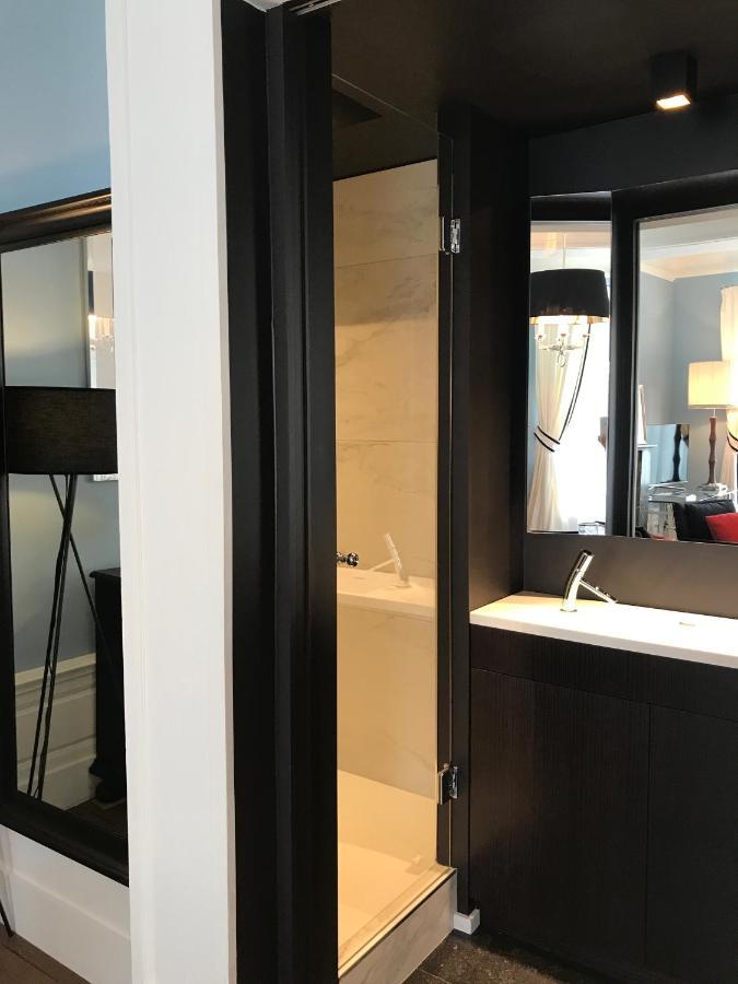 Deluxe Double Room Shower,1032315086:JPEG
