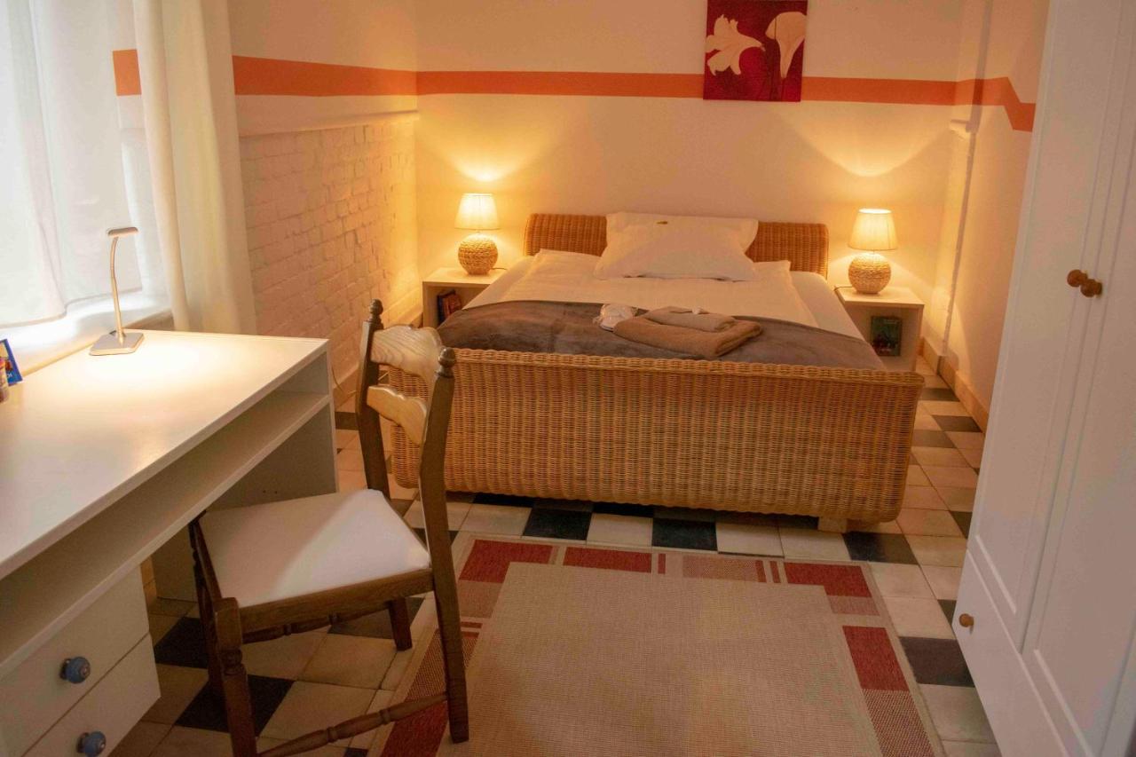 Kleines Doppelzimmer mit Gemeinschaftsbad