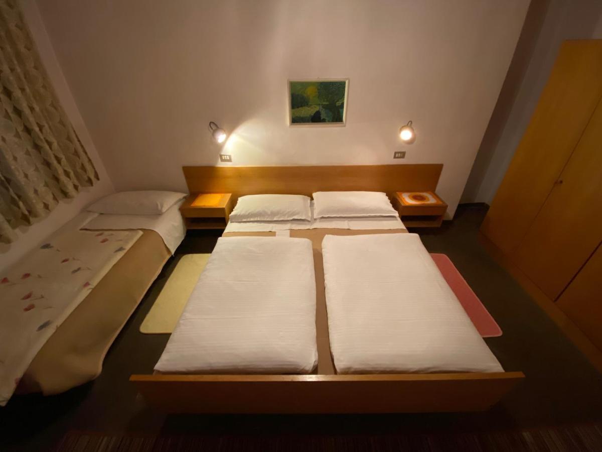 Driepersoonskamer met Eigen Badkamer