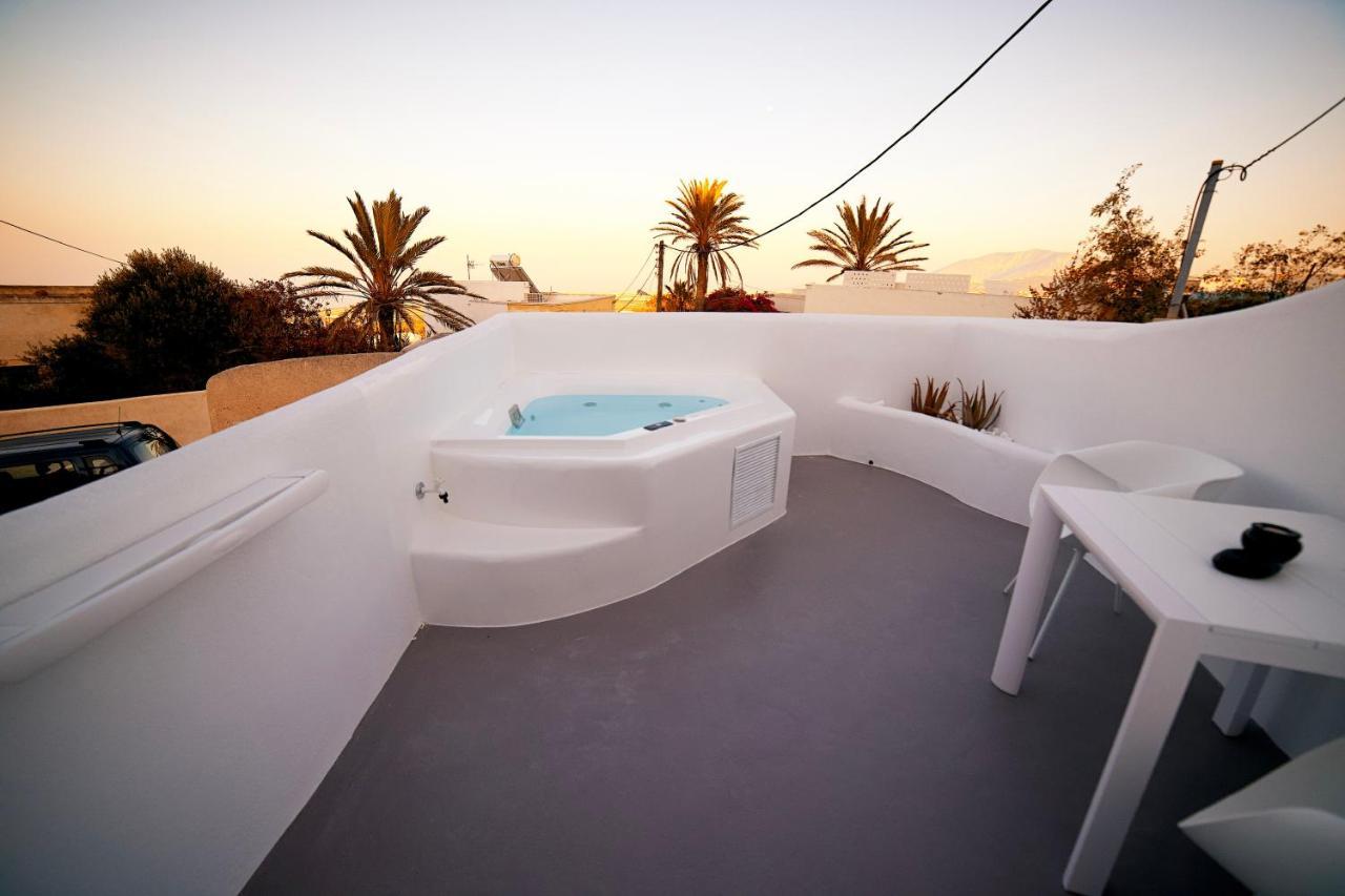 Suite Hot Tub,1032645143:JPEG