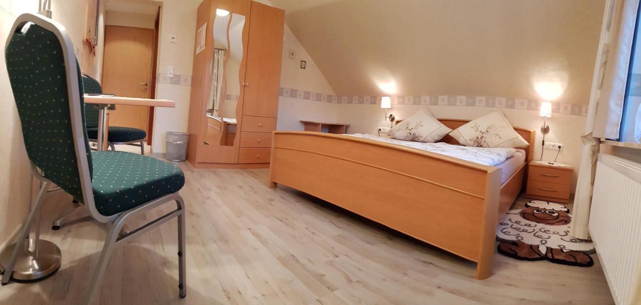 Doppelzimmer mit eigenem Bad