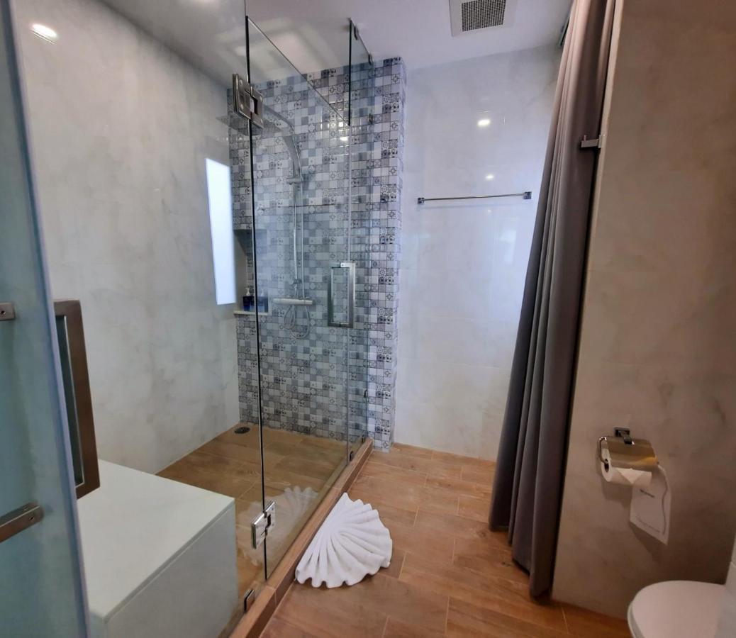 Grand Deluxe Double Room Bath,1033023512:JPEG