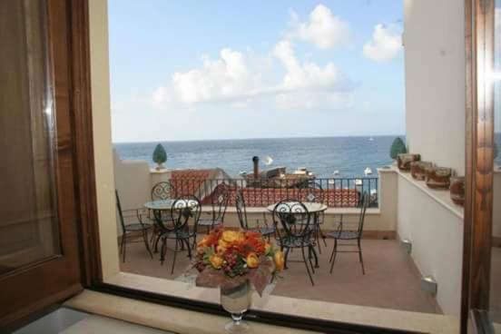 Quadruple Room with Sea View