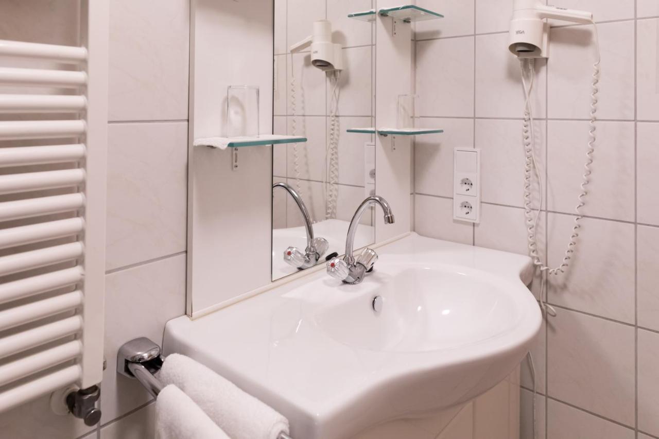 Deluxe Doppelzimmer mit Balkon und seitlichem Flussblick