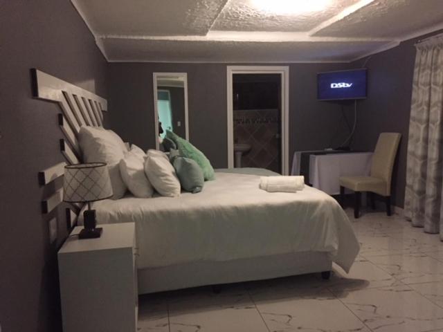 Double or Twin Room,1033609379:JPEG