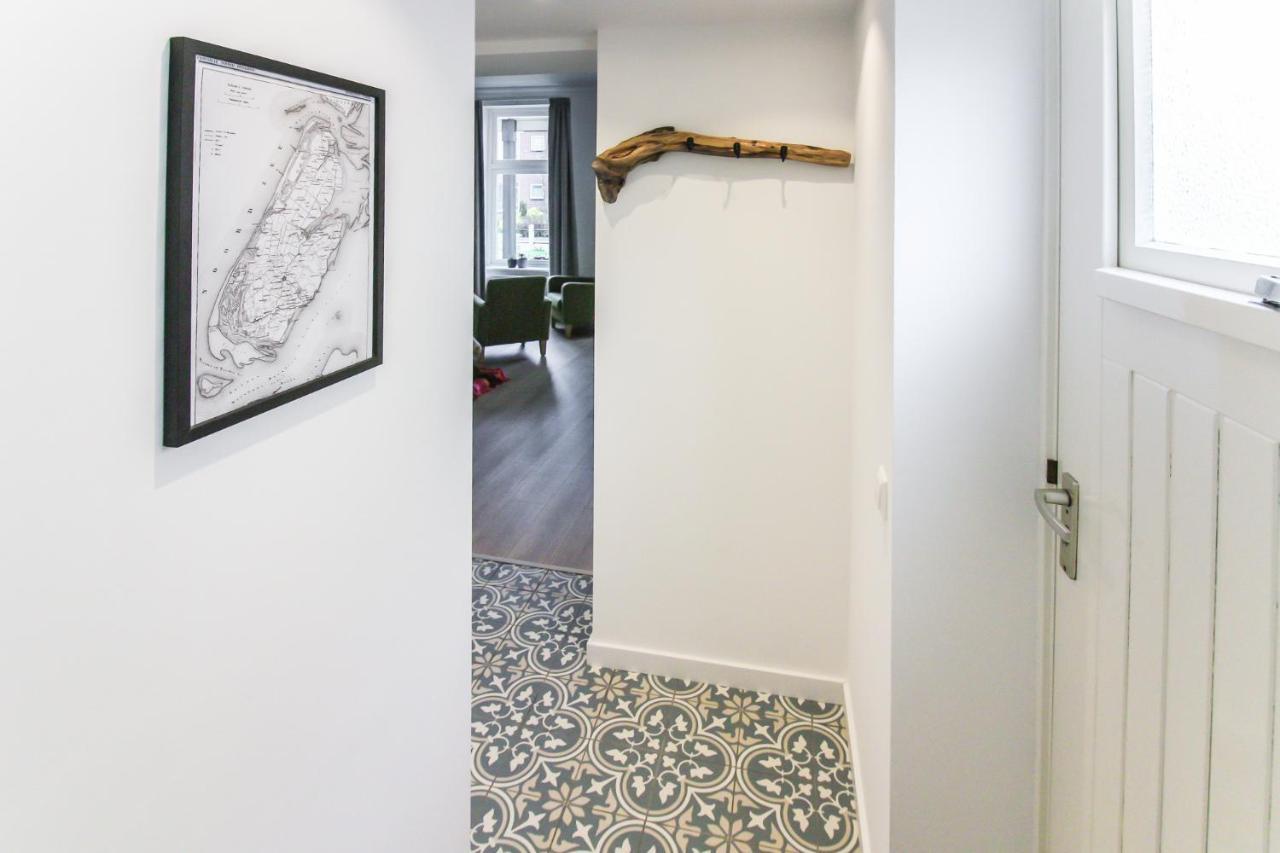 Tweepersoonskamer met 2 Aparte Bedden en Eigen Badkamer