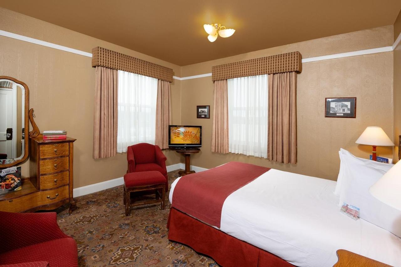 Classic Queen Room