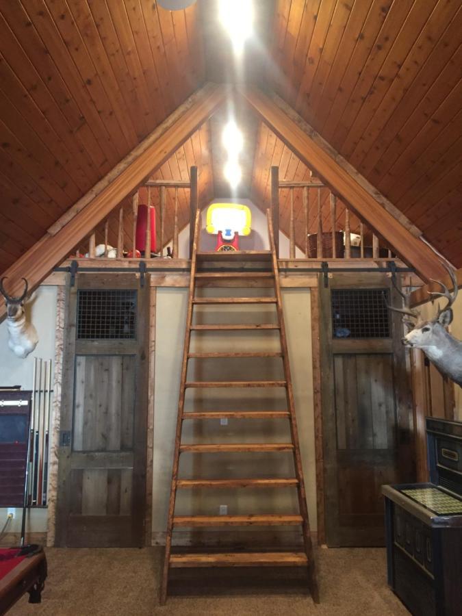 Queen Room with Shared Bathroom