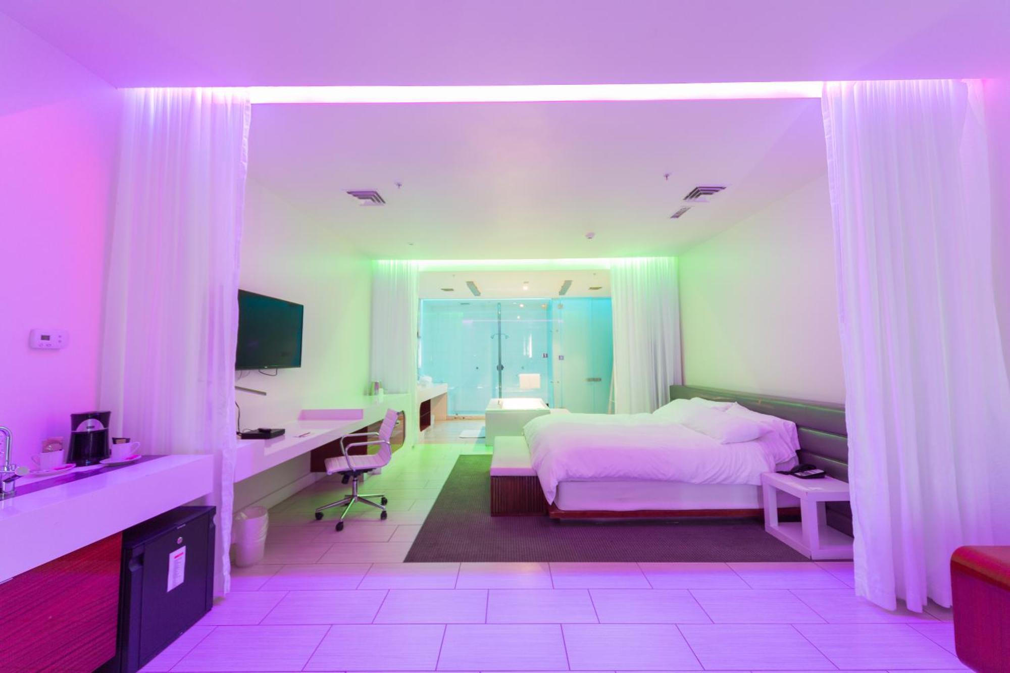 Luxe Suite