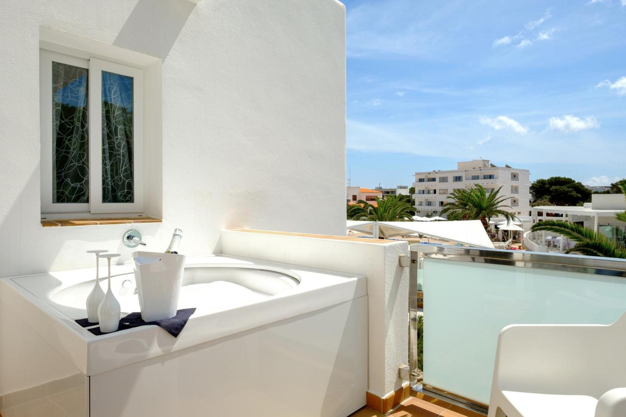 Suite con jardín y bañera de hidromasaje
