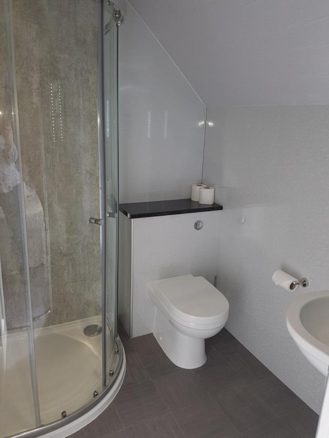 Double or Twin Room with Shower