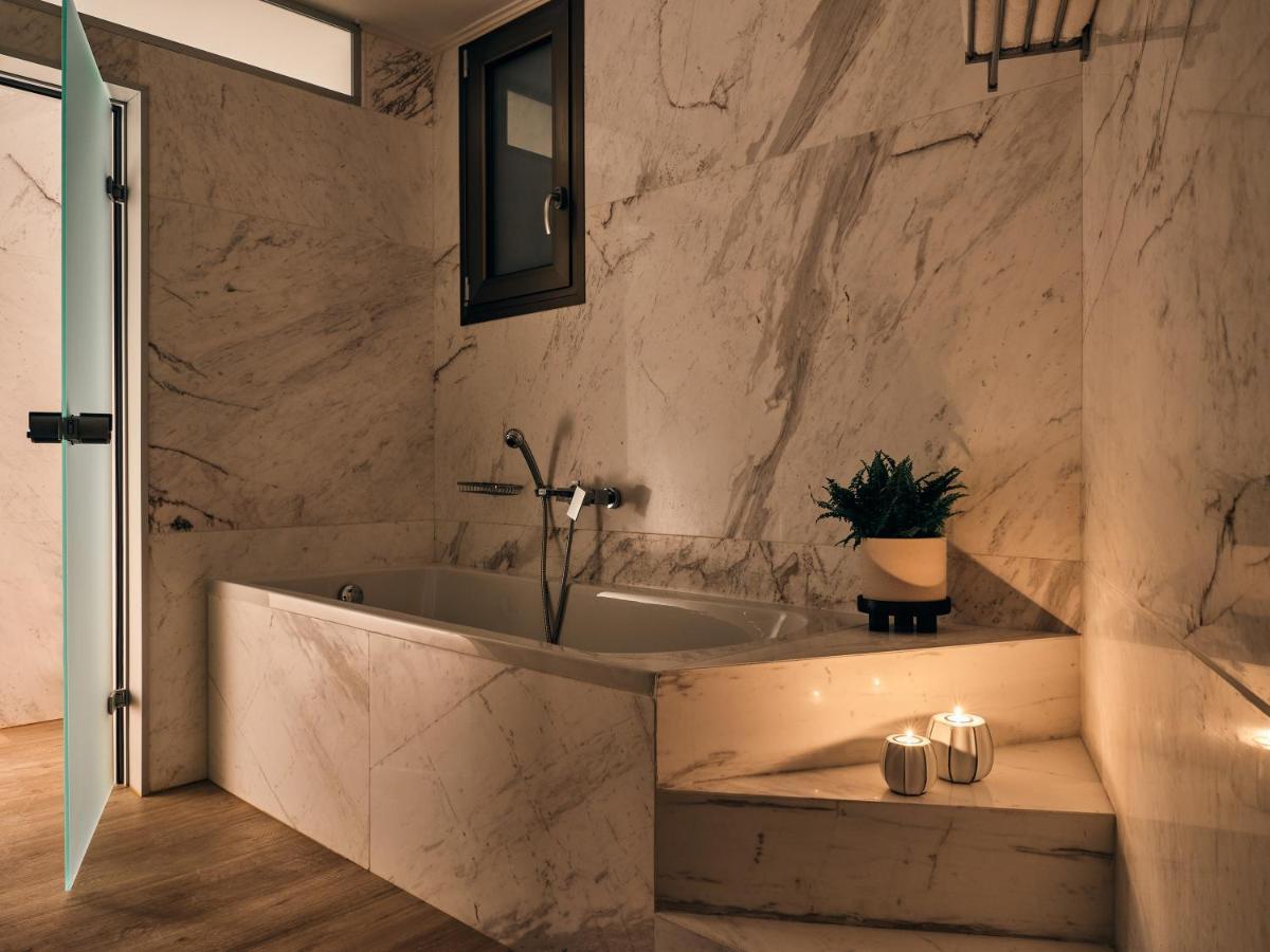 Familiensuite mit Meerblick und eigenem Pool