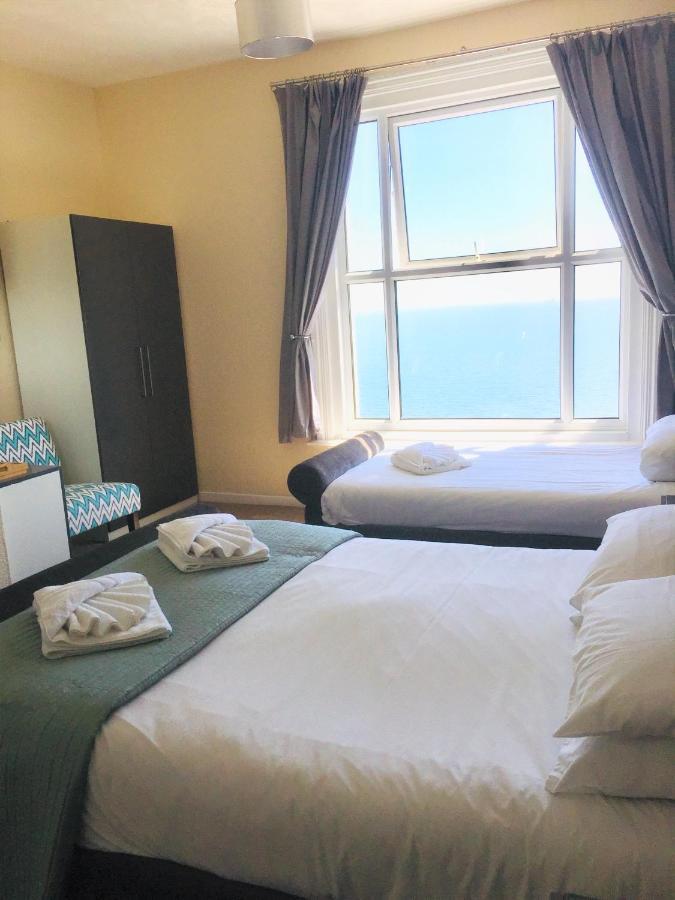 Family Room with Sea View