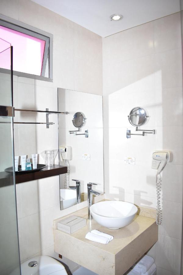 Premium Twin Room with City View - Non-Smoking