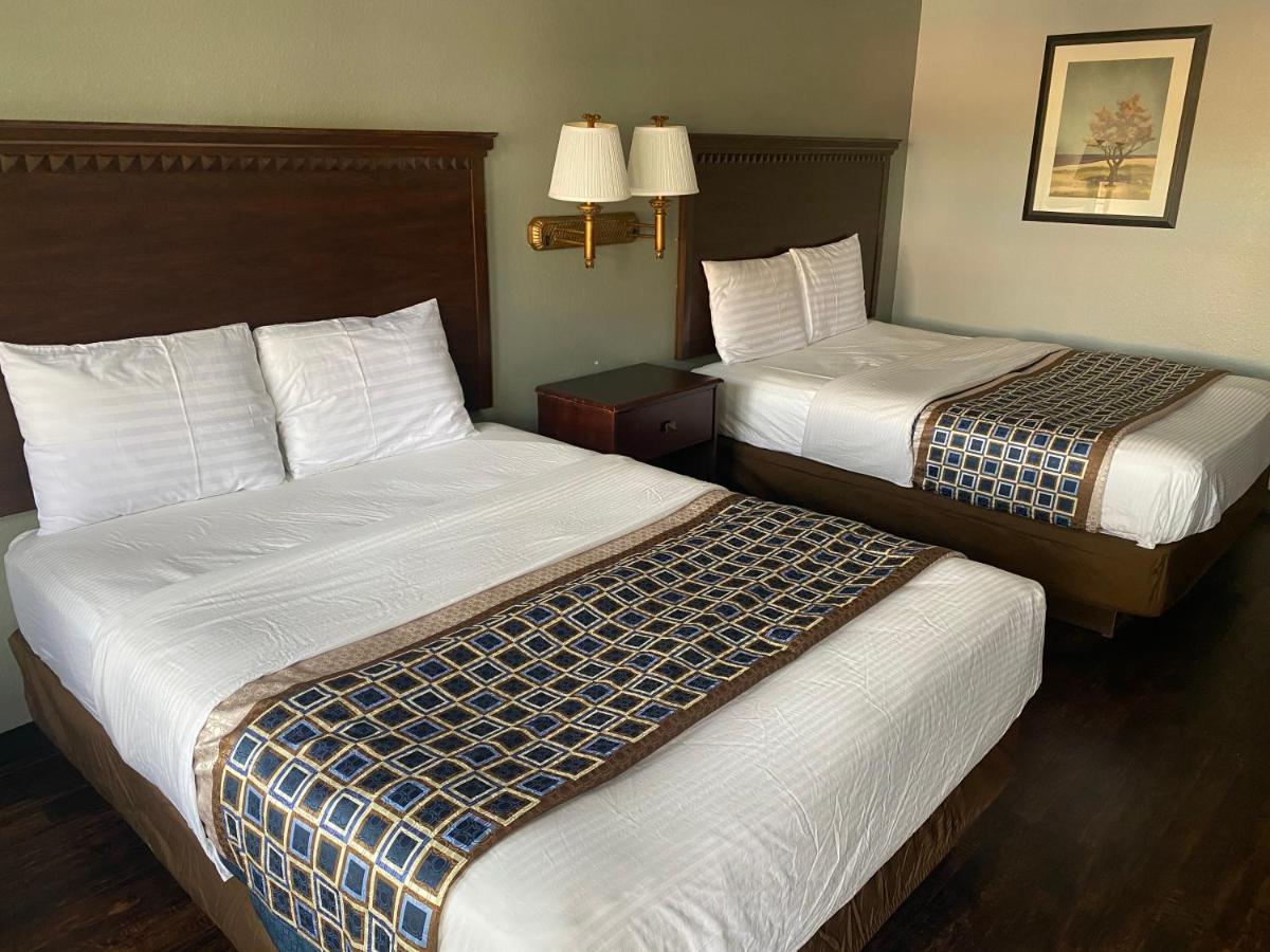 2 Queen Beds Non-Smoking