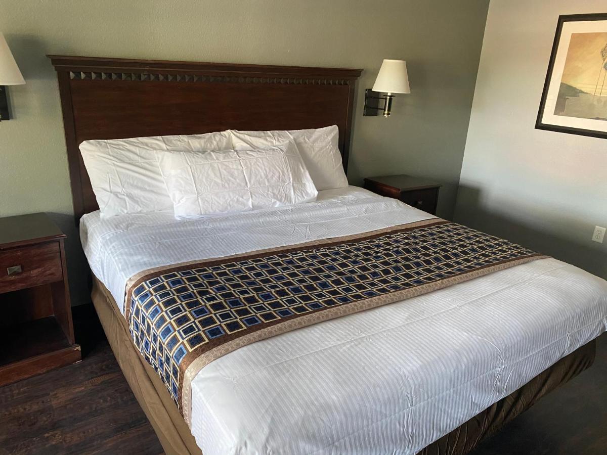 1 King Bed Accessible Non-Smoking