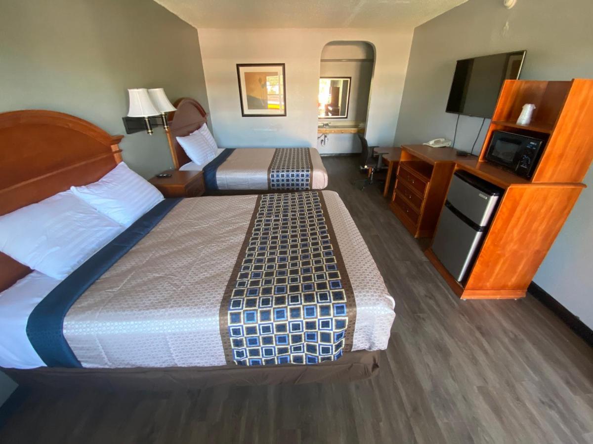 2 Queen Beds Non-Smoking