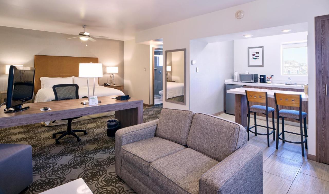 Double Suite with Two Double Beds - Non-Smoking