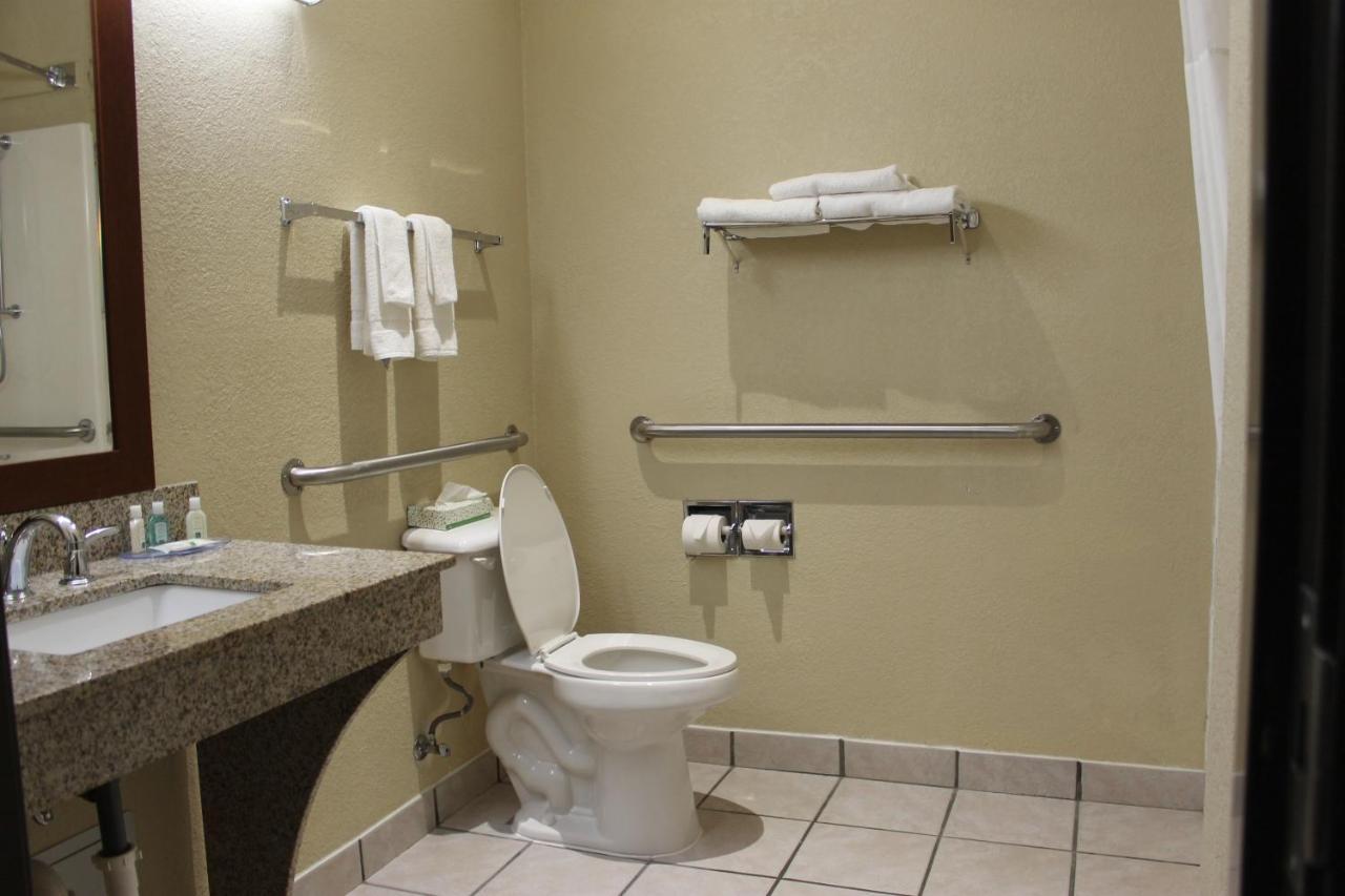 King Room - Accessible/Non-Smoking