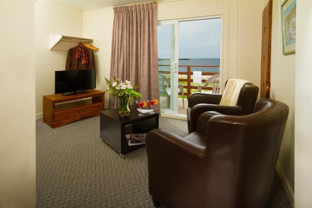Double Room Two Double Beds Sea view Hotel,1542372013:JPEG